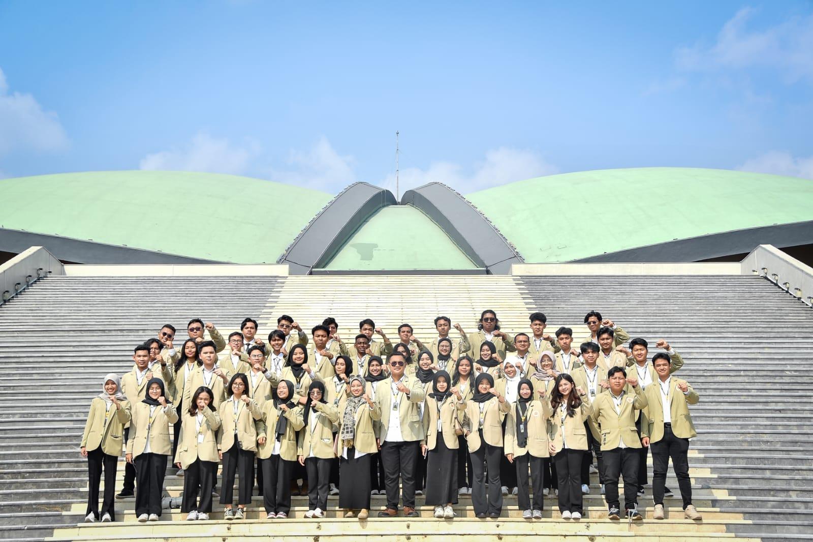 Gama-Explore-2024-Gaya-Baru-BEM-KM-UGM-Mengadvokasi-Isu-Sosial-Politik-Melalui-Kunjungan-Studi.jpg
