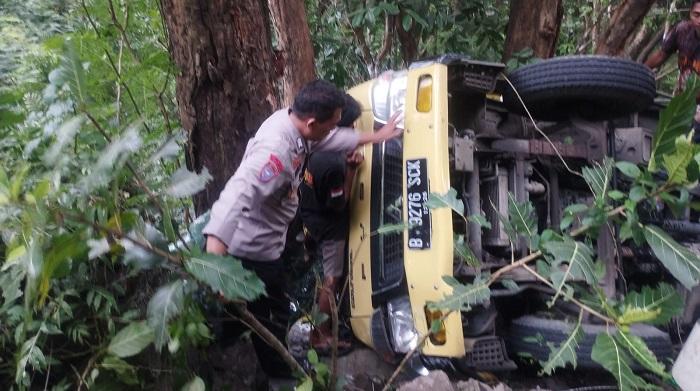Gara-gara-Rem-Blong-Truk-Muatan-Cat-Masuk-Jurang-di-Jalan-Mangunan-Dlingo.jpg