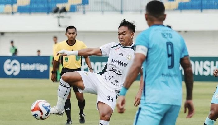 Gol-Menit-Akhir-Persela-Bikin-PSS-Sleman-Terkapar-di-Lamongan-Tren-Kemenangan-Terhenti.jpg