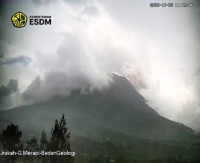 Gunung-Merapi-Luncurkan-2-Kali-Awan-Panas-Guguran-Minggu-siang.jpg