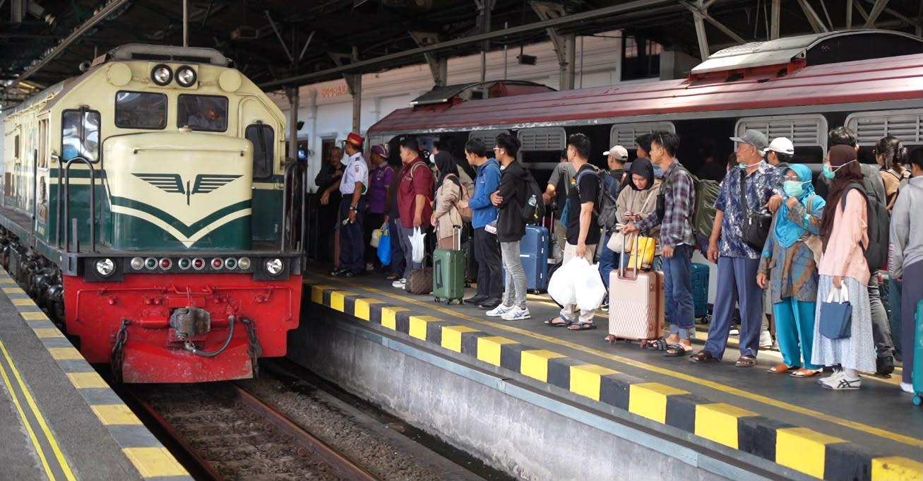 Hari Terakhir Liburan Sekolah, Penumpang di Daop 6 Yogyakarta Tembus 53.850 - Tribunjogja.com