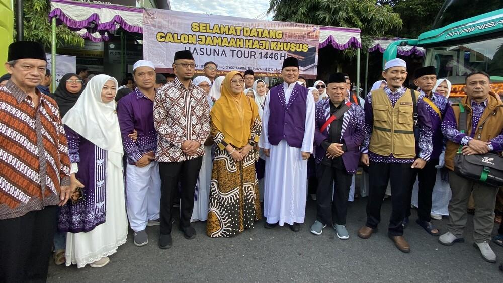 Hasuna-Berangkatkan-Ratusan-Jemaah-Haji.jpg