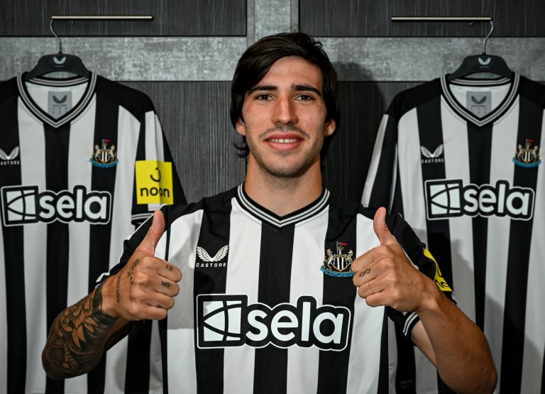 Baru Saja Mendarat Di Newcastle United, Sandro Tonali Sudah Ingin Bela AC Milan Lagi