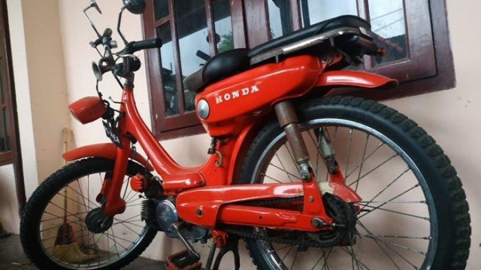 Honda-PC-50-Motor-Unik-Berpedal-yang-Tampilannya-Serupa-Seri-Super-Cub.jpg