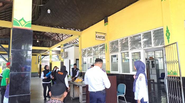 Jelang-Nataru-Puluhan-Awak-Bus-di-Terminal-Jombor-Jalani-Tes-Urine.jpg