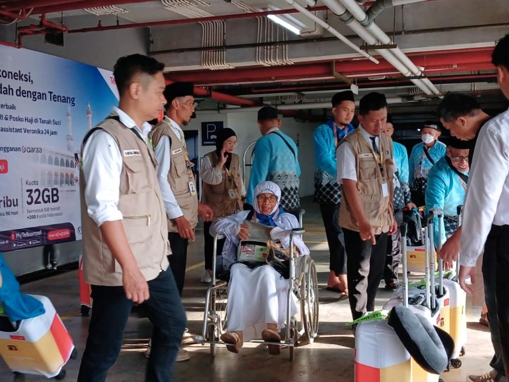 360 Jemaah Kloter Perdana DIY Diberangkatkan Melalui Embarkasi Berbasis Hotel di YIA