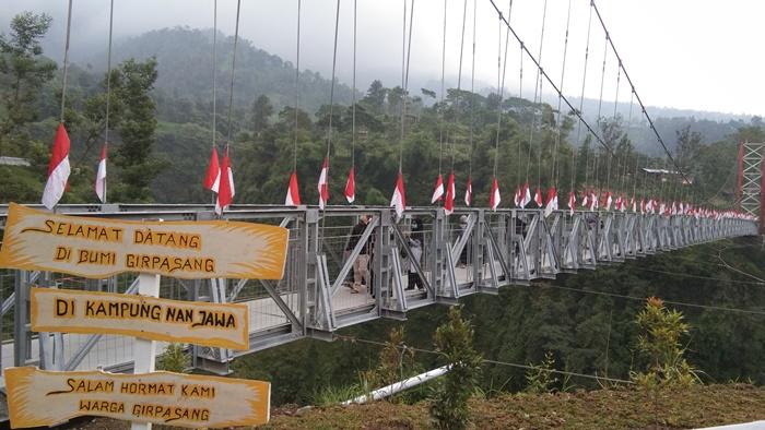 Jembatan-Gantung-Girpasang-di-Desa-Tegalmulyo-Klaten.jpg