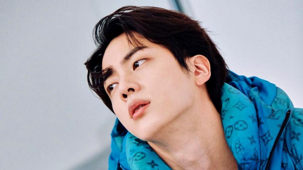 Jin-BTS-dalam-sesi-pemotretan-majalah-GQ.jpg