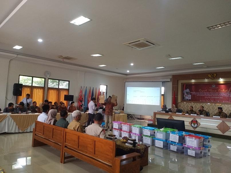KPU-Klaten-Mulai-Laksanakan-Rekapitulasi-Perhitungan-Suara.jpg