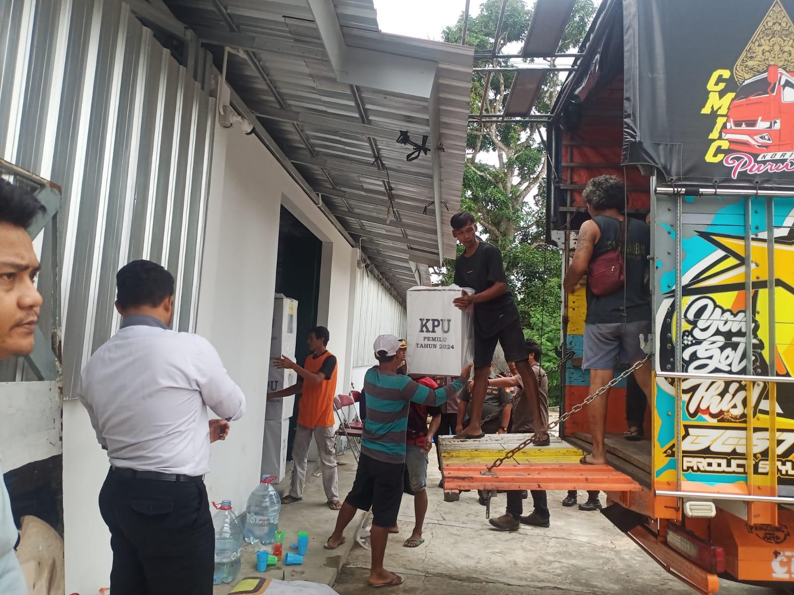 KPU-Purworejo-Mulai-Distribusikan-Logistik-Pemungutan-Suara-ke-16.jpg
