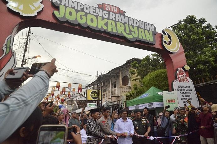 Kampung-Ramadan-Jogokariyan-Sajikan-3500-Porsi-Takjil-Gratis-Setiap-Hari.jpg