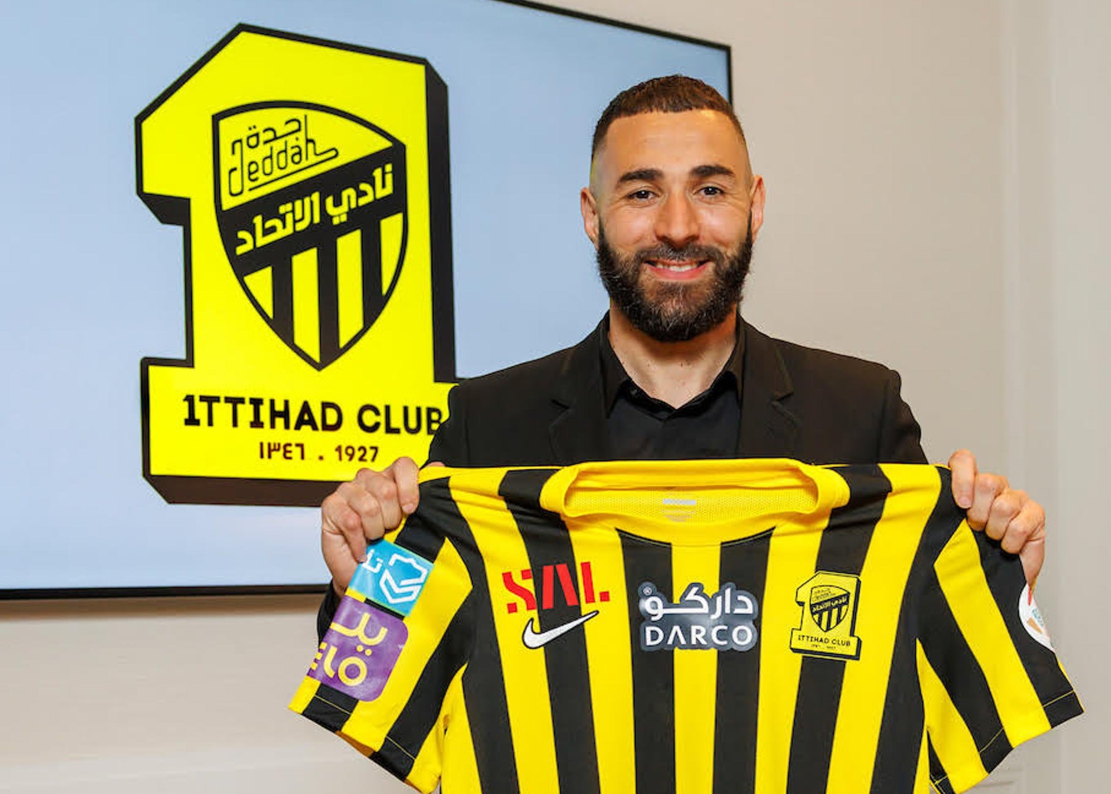 Karim-Benzema-Resmi-Gabung-ke-Klub-Arab-Saudi-Al-Ittihad.jpg