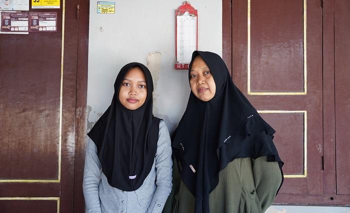 Kisah Anak Janda Penjual Air Minum Kemasan di Yogyakarta Diterima Kuliah Gratis di UGM - Tribunjogja.com