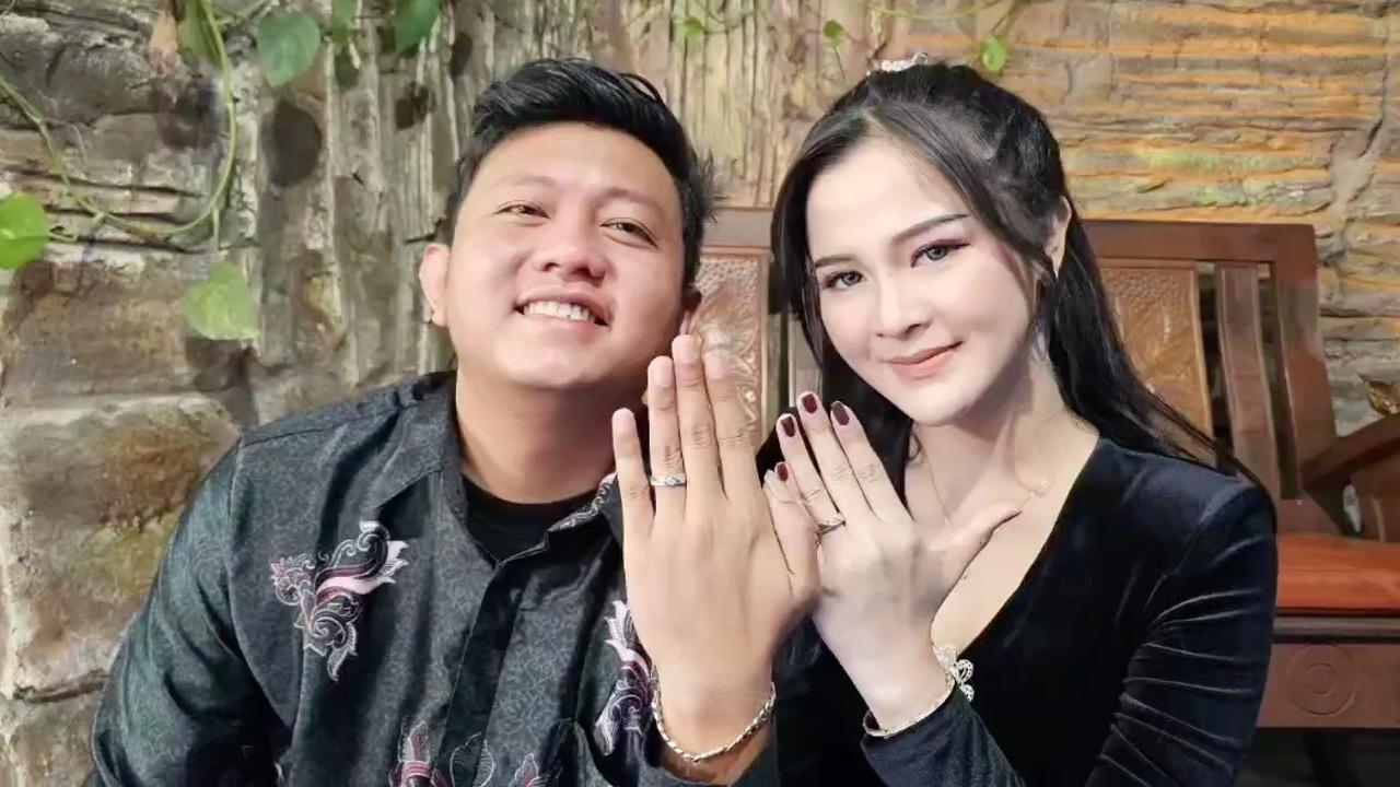 Kisah-Cinta-Denny-Cakan-dan-Bella-Bonita-yang-Nikah-di-Tanggal-Cantik-77.jpg