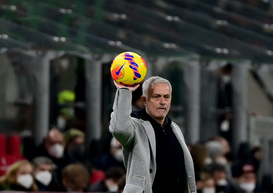 Komentar-Jose-Mourinho-Setelah-Dikalahkan-AC-Milan-3-1-Tim-Medioker.jpg