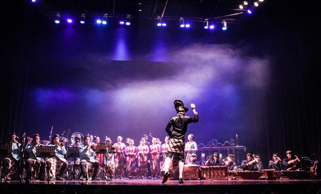Konser-Kolaborasi-Gamelan-dan-Orkestra-Meriahkan-Closing-Ceremony-Festival-Gamelan.jpg