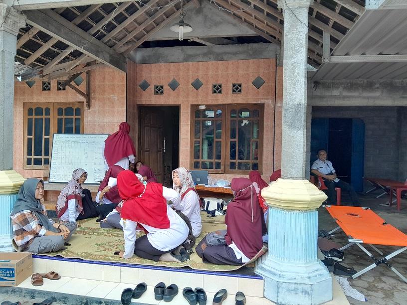 Korban-Keracunan-Massal-di-Karangturi-Bertambah-jadi-141-Orang.jpg