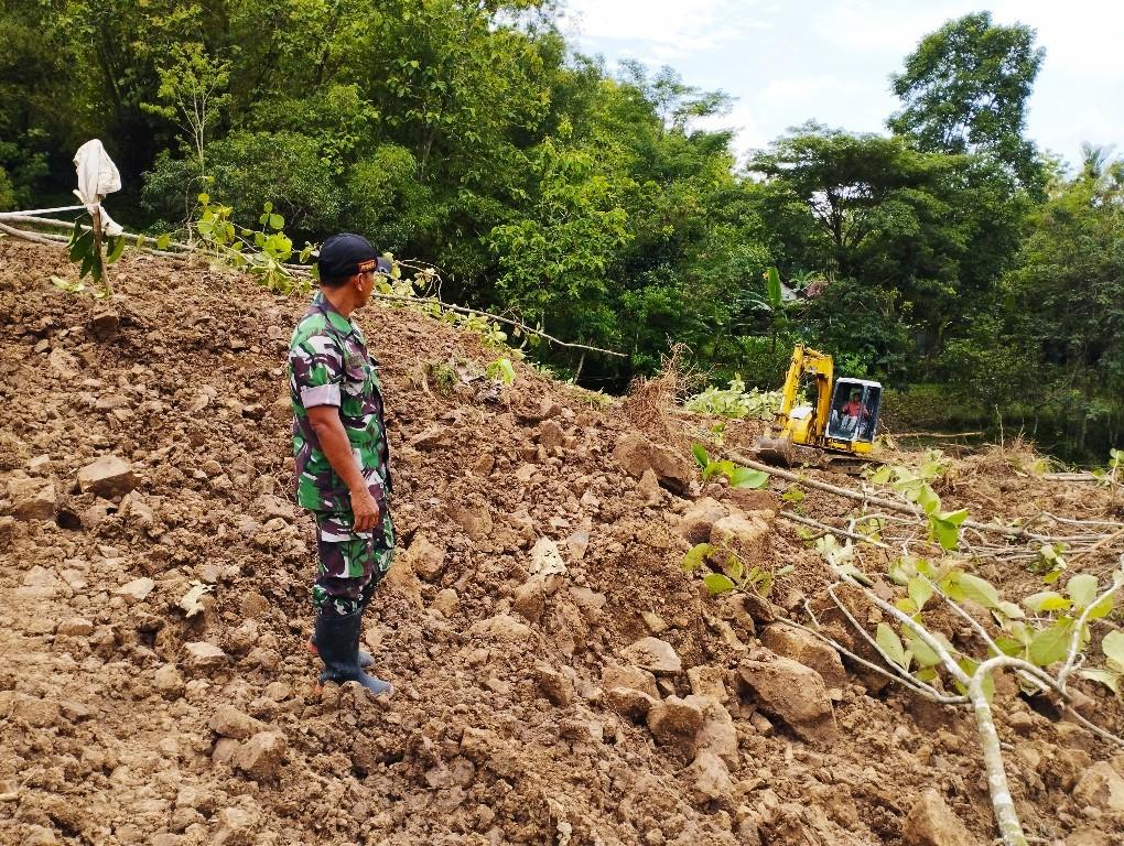Korban-Longsor-Semin-Gunungkidul-Belum-Ditemukan-Operasi-Pencarian-Berlanjut-Besok.jpg