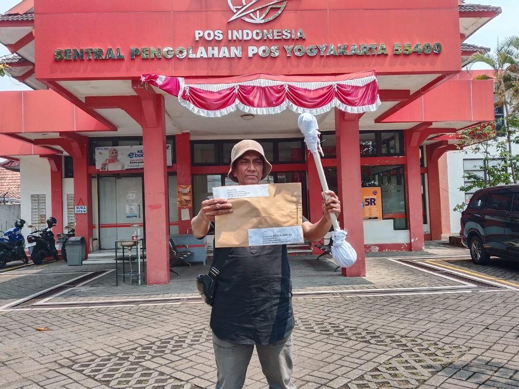 Korek Kuping dan Penghapus jadi Simbol Protes Tunjangan DPR