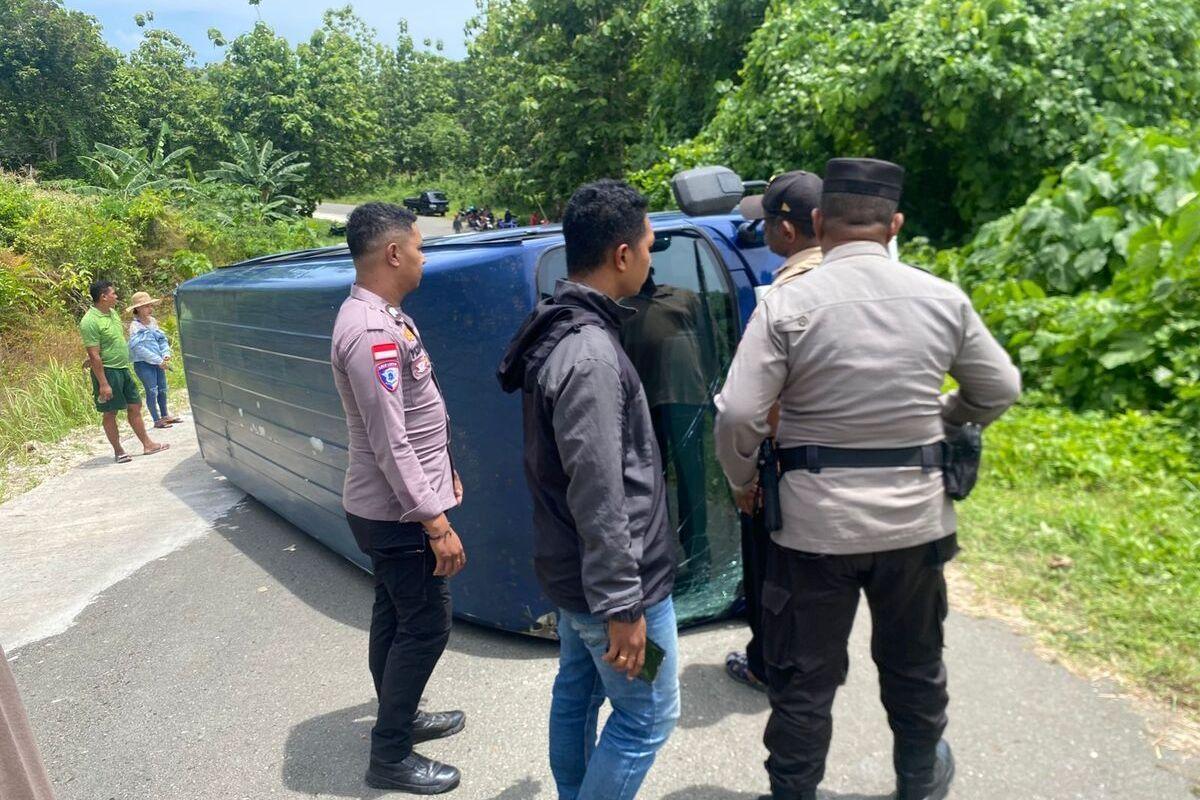 Kronologi-Bus-yang-Ditumpangi-Mahasiswa-KKN-UGM-Terbalik-di-Maluku-3-Orang-Terluka.jpg