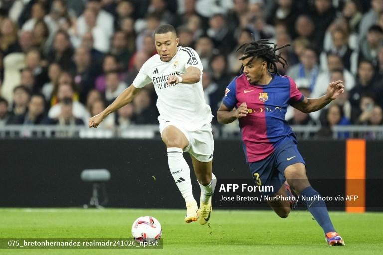 Kylian-Mbappe-vs-Jules-Kounde-di-La-Liga-Spanyol-Real-Madrid-vs-Barcelona-di-Bernabeu.jpg