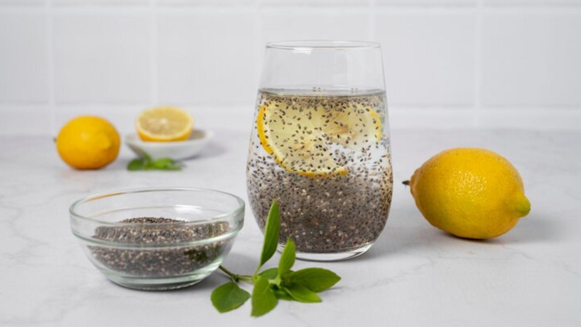 Lemon-dan-chia-seed.jpg