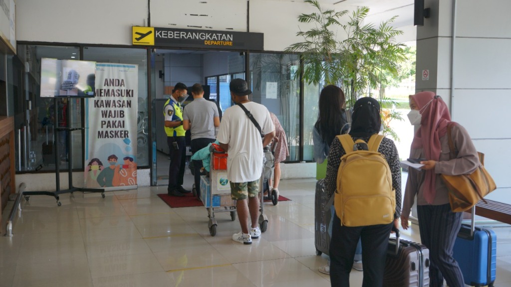 Libur-Nataru-Penumpang-Bandara-Adisutjipto-Naik-20-Persen.jpg