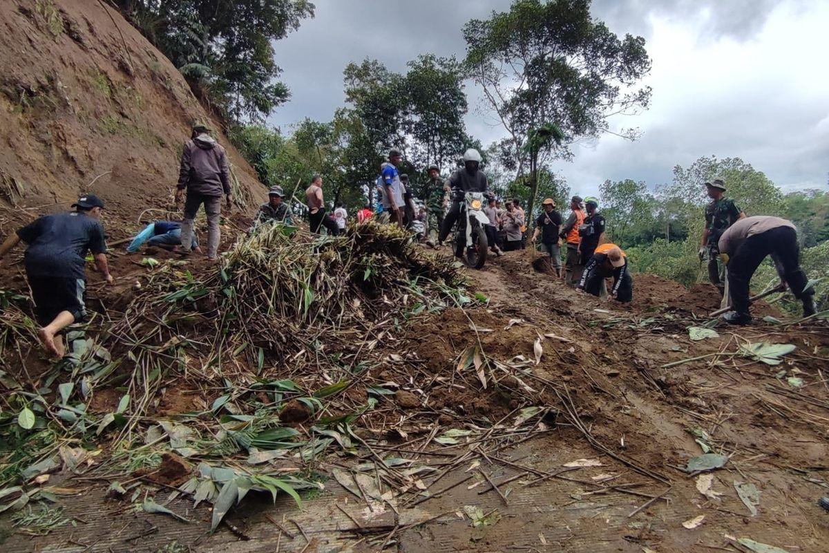 Longsor-Dini-Hari-Jalur-Alternatif-MagelangBoyolali-Lumpuh.jpg
