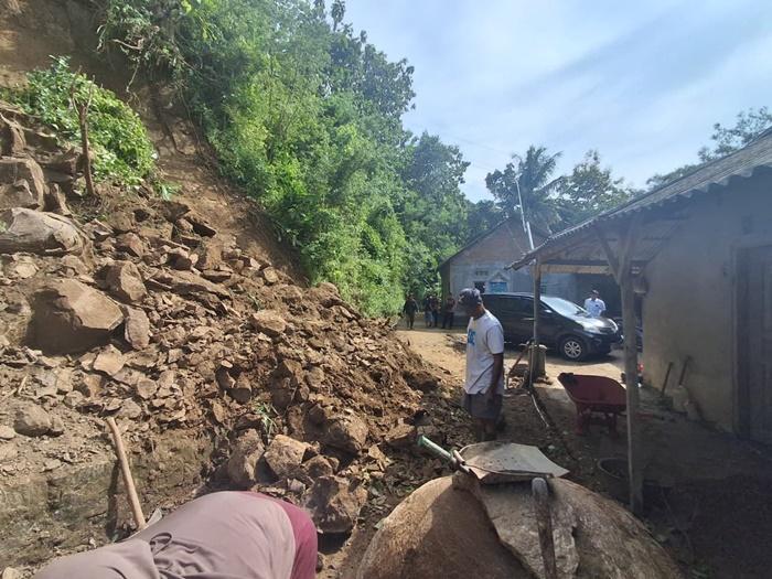 Longsor-di-Wonolelo-Bantul.jpg
