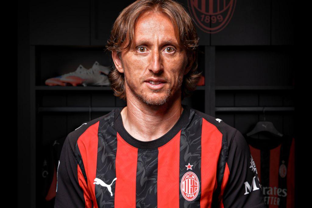 Luka-Modric-resmi-menandatangani-kontrak-dengan-AC-Milan.jpg