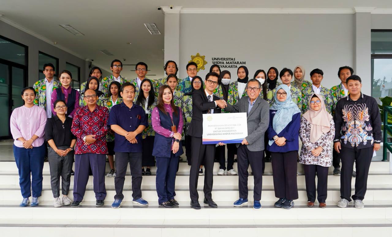 Mahasiswa-Berprestasi-UWM-Yogyakarta-Dapat-Beasiswa-dari-Bank-BPD-DIY.jpg