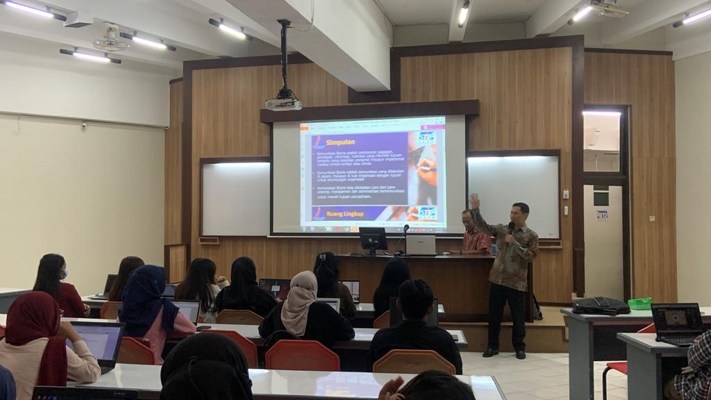 Mahasiswa-STIE-YKPN-Uji-Kompetensi-Komunikasi-Bisnis-Tingkatkan-Skill-di-Era-Gempuran-Teknologi.jpg