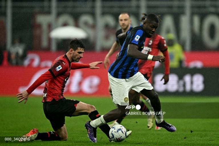 Matteo-Gabbia-vs-Marcus-Thuram-di-Liga-Italia-Serie-A-AC-Milan-vs-Inter-Milan-di-San-Siro-22-April.jpg