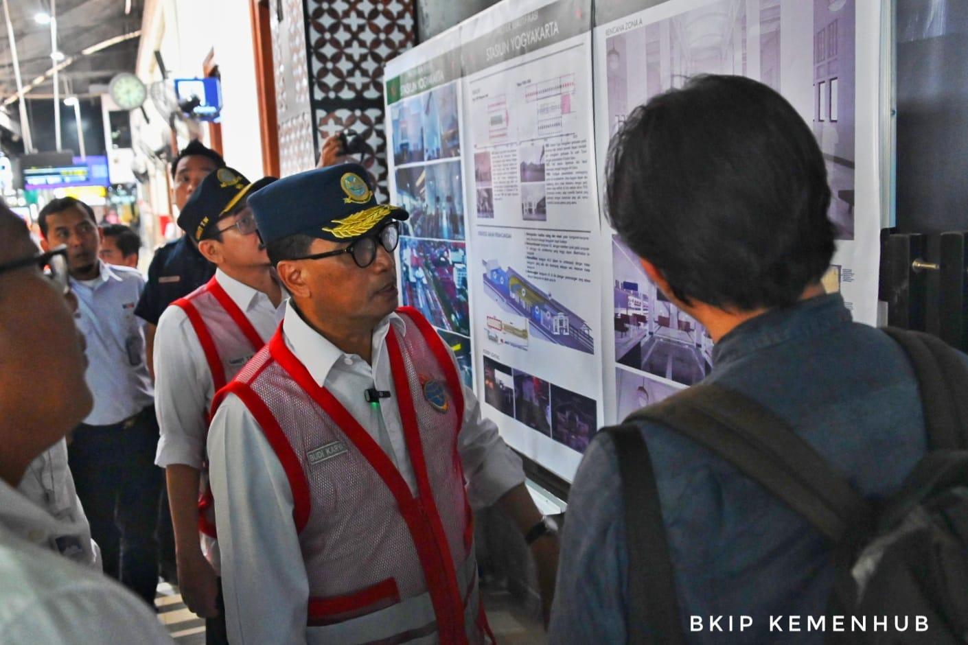 Menhub-Budi-Karya-Janji-Percantik-Stasiun-Bersejarah-di-Klaten.jpg