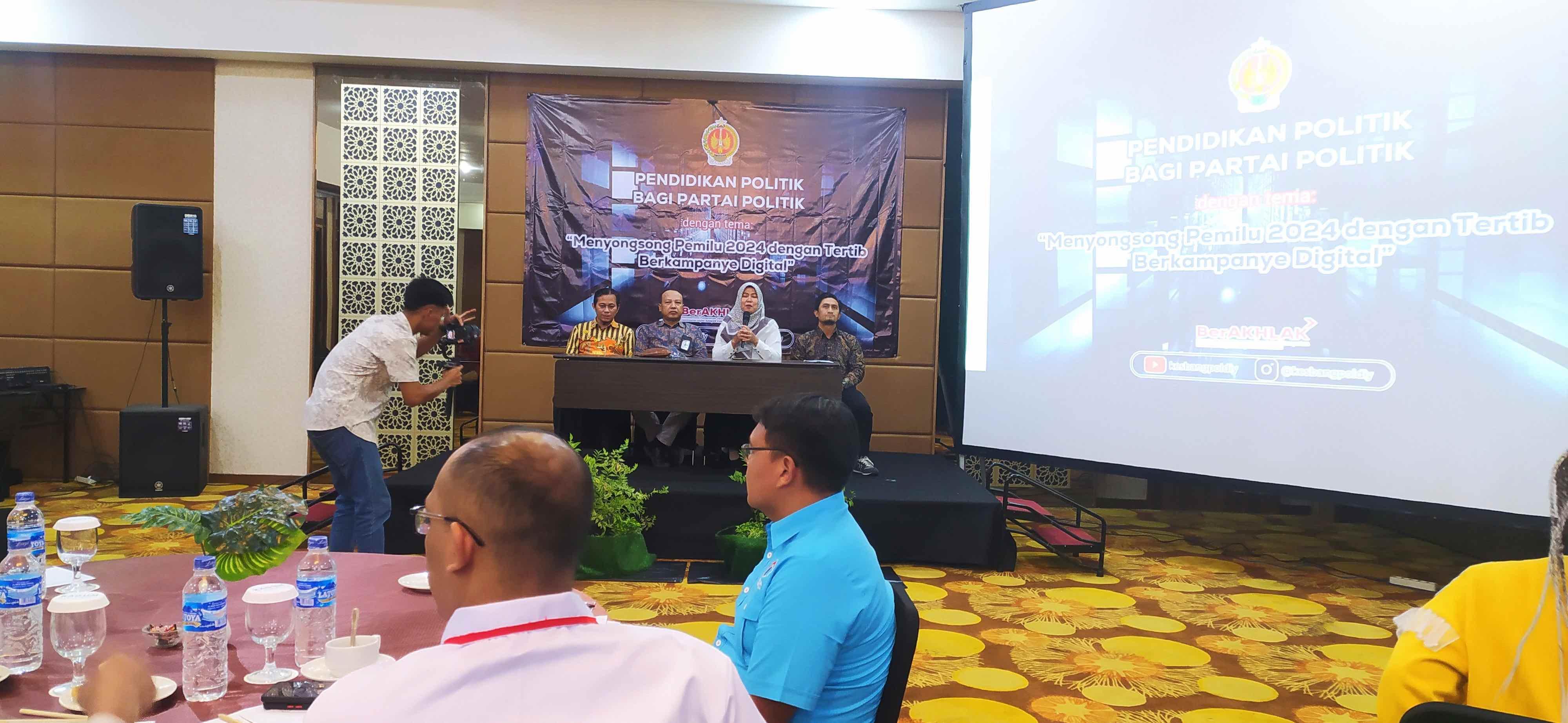 Minimalkan-Hoaks-pada-Pemilu-2024-Kesbangpol-DIY-Gelar-Pendidikan-Politik-bagi-Parpol-di-Sleman.jpg