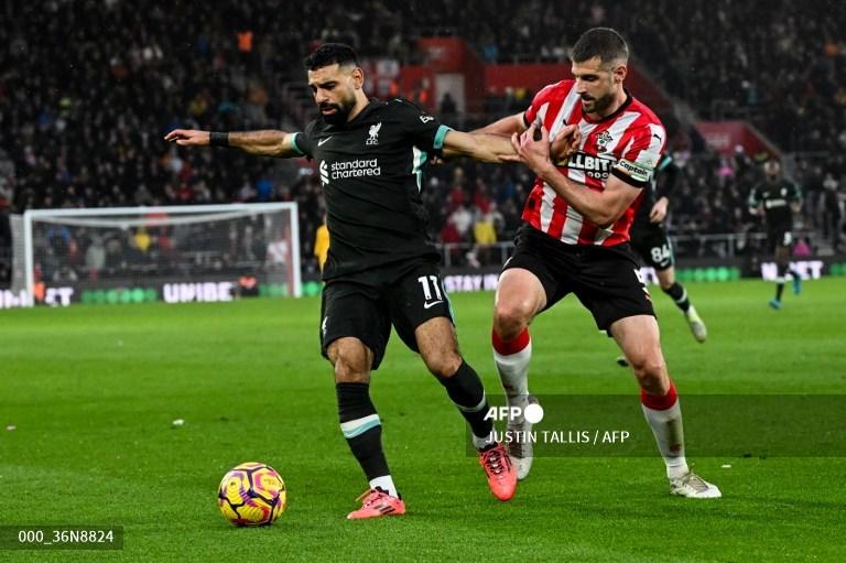 Mohamed-Salah-vs-Jack-Stephens-di-Liga-Inggris-Southampton-vs-Liverpool.jpg