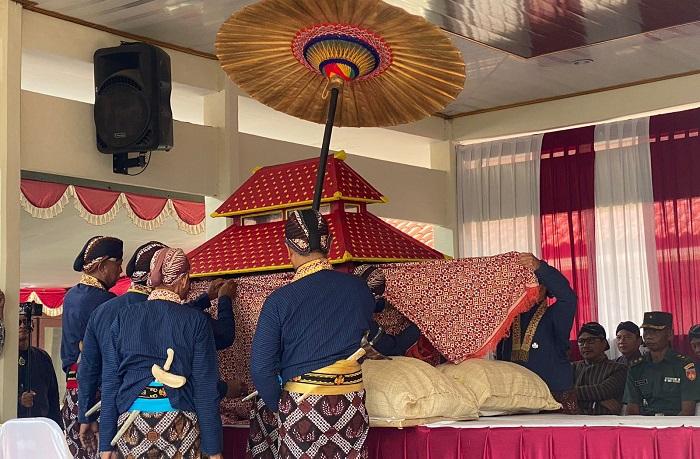 Momen-Tahun-Dal-1959-Keraton-Yogyakarta-Gelar-Labuhan-di-Empat-Lokasi.jpg