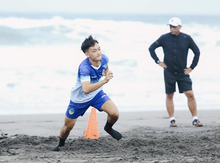 Muhammad-Fariz-pemain-U21-PSIM-Yogyakarta-untuk-Liga-2-20242025.jpg