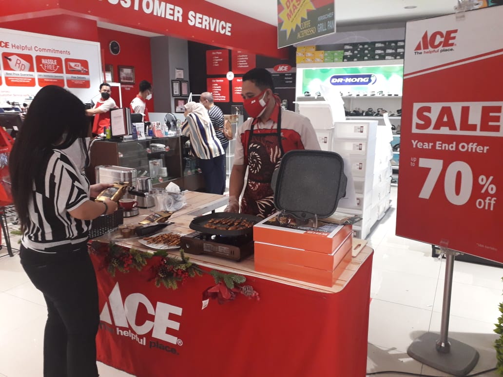 ACE Hartono Mall Yogyakarta Manjakan Pelanggan untuk Cicipi Sate Ayam dan Kopi di dalam Toko