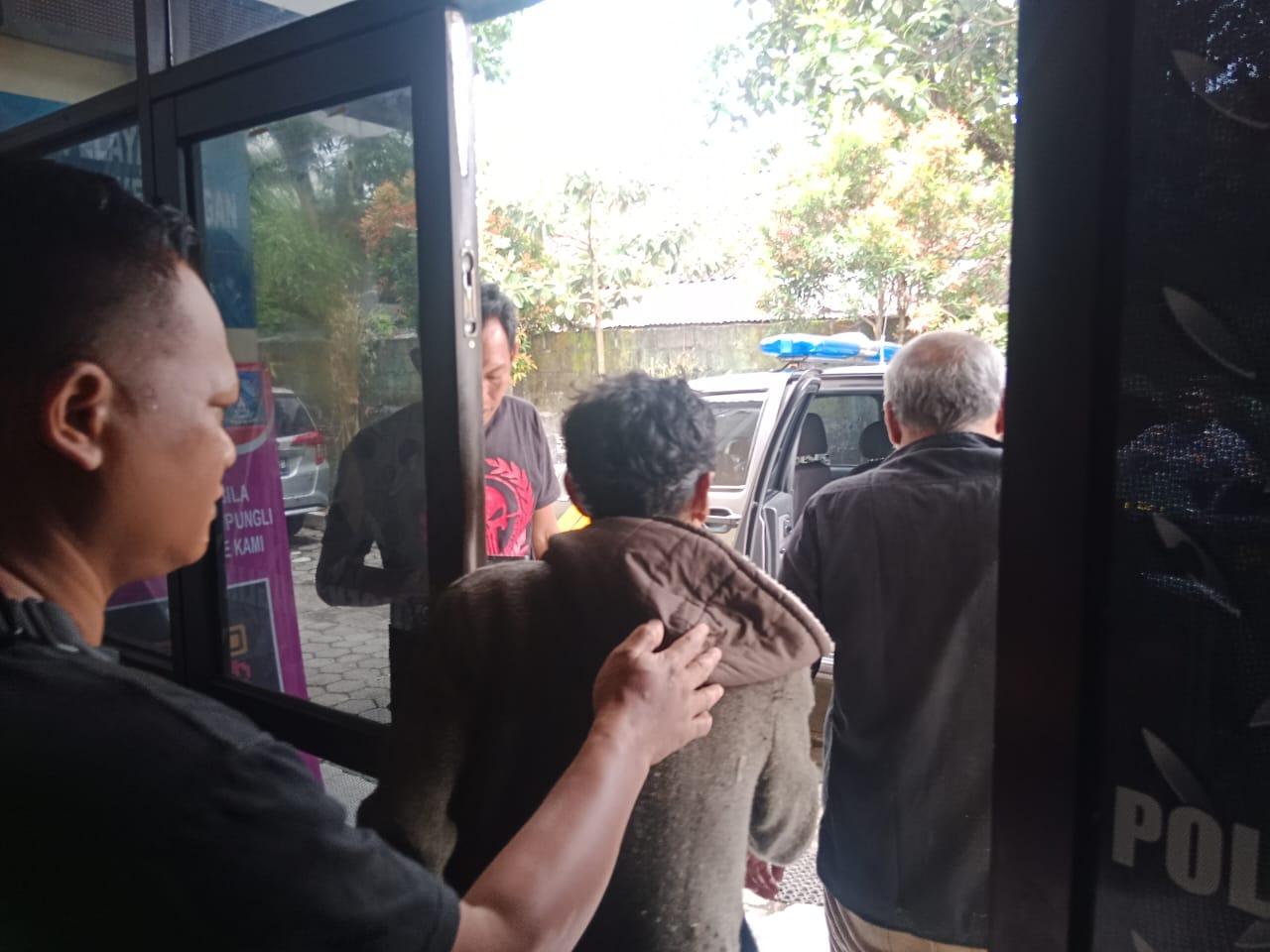 Ngaglik-Heboh-Dua-Pencuri-Burung-Tertangkap-di-Sardonoharjo.jpg