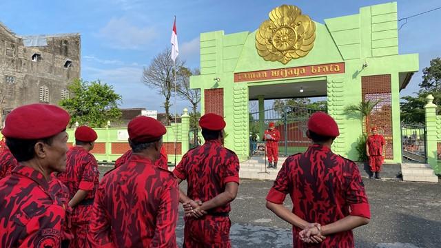 PDIP-Yogya-Gelar-Upacara-Hari-Lahir-Pancasila-di-Kompleks-Makam-Ki-Hadjar-Dewantara.jpg
