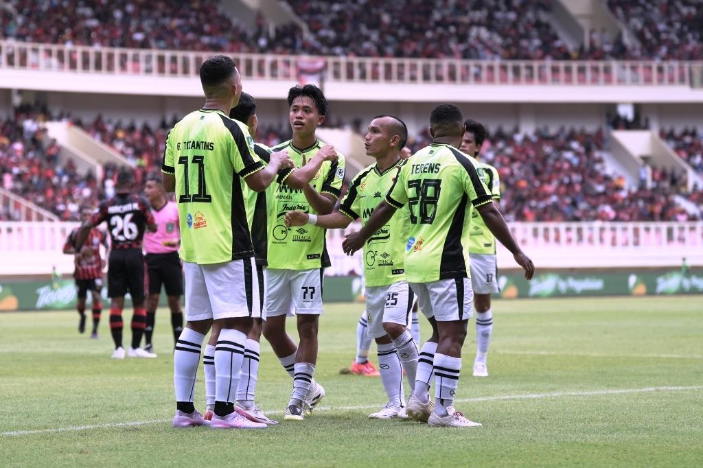 PSS-Sleman-mencuri-satu-poin-penting-saat-bertandang-ke-markas-Persipura-Jayapura.jpg