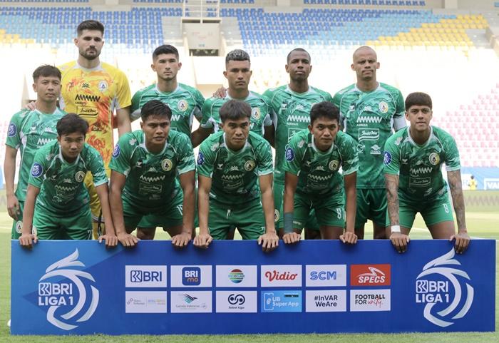 PSS-Sleman-saat-foto-bersama-sebelum-laga-kontra-Borneo-FC-Samarinda.jpg