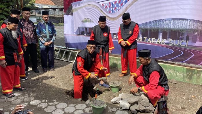Peletakan-batu-pertama-Padepokan-Tapak-Suci.jpg