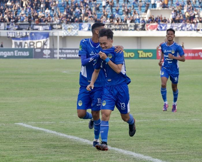 Pemain-PSIM-Yogyakarta-Muhammad-Fariz-selebrasi.jpg