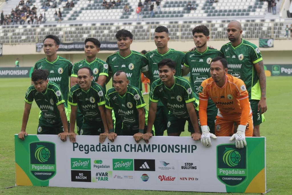 Pemain-PSS-Sleman-foto-bersama-sebelum-berlaga-di-Stadion-Maguwoharjo-beberapa-waktu-lalu.jpg