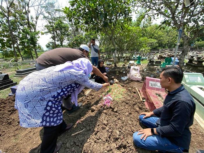 Pemakaman-Sheila-Amelia-Christanti.jpg