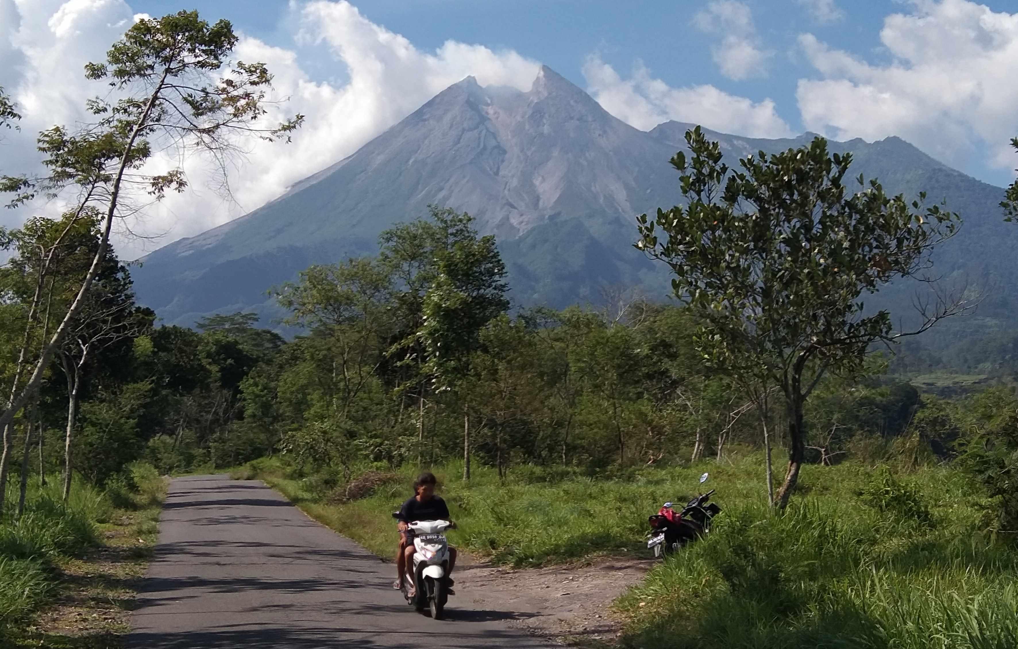 Penampakan-Gunung-Merapi-dari-Desa-Balerante-Kecamatan-Kemalang-g.jpg