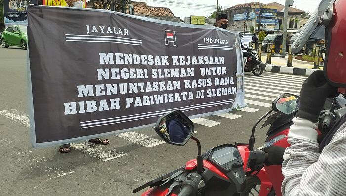 Perkara-Dana-Hibah-Pariwisata-Kejari-Sleman-Didesak-Segara-Tetapkan-Nama-Tersangka.jpg