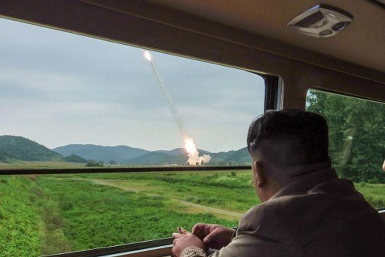 Pesan-Kim-Jong-Un-Lewat-Unggahan-Foto-Fasilitas-Pengayaan-Uranium-Milik-Korea-Utara.jpg